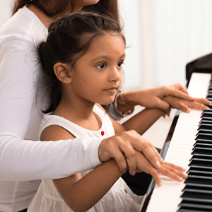 Comment accompagner votre enfant dans l'apprentissage du piano